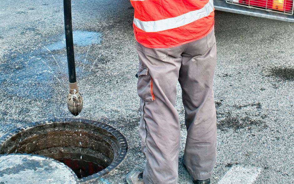 entreprise pour déboucher canalisation Issou