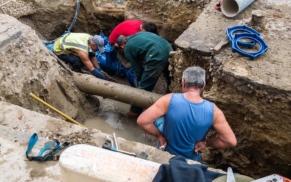 entreprise pour déboucher canalisation Issou