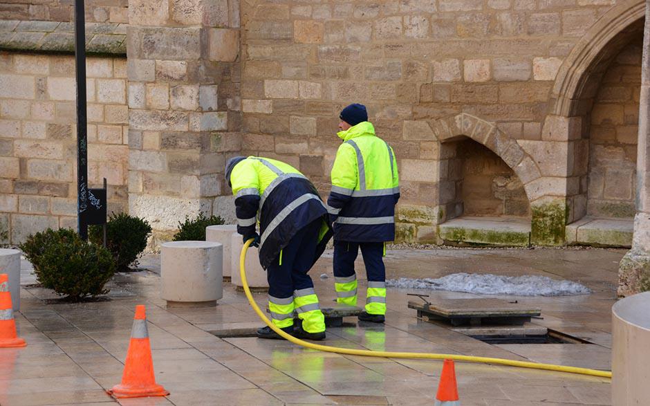 comment déboucher une toilette sans siphon Issy-les-Moulineaux
